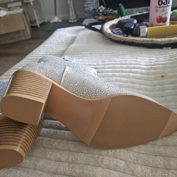 Elegant Rhinestone-Embellished Ankle Boots - Picture 6 of 9